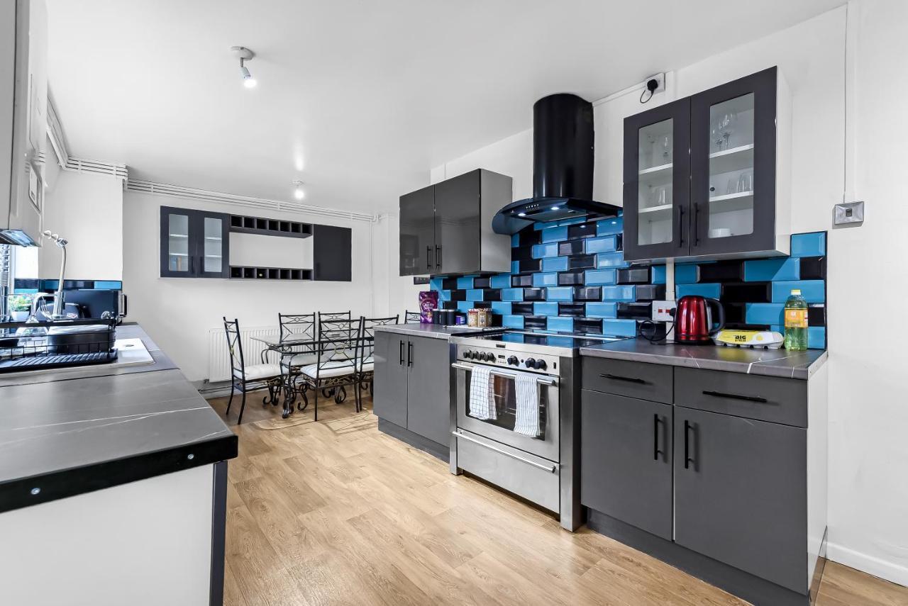 لندن Stylish Excel 3 Bedroom Flat المظهر الخارجي الصورة