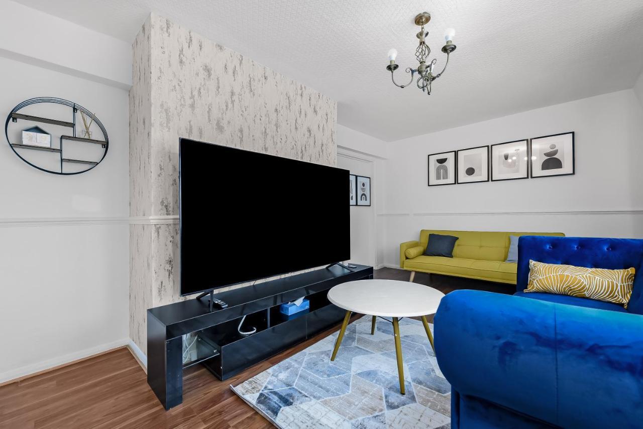 لندن Stylish Excel 3 Bedroom Flat المظهر الخارجي الصورة